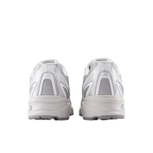 Carica l'immagine nel visualizzatore di Gallery, NEW BALANCE U7405I7