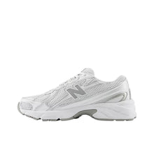 Carica l'immagine nel visualizzatore di Gallery, NEW BALANCE GR740WM
