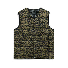 Carica l&#39;immagine nel visualizzatore di Gallery, TAION 001 DOWN VEST V NECK - BOTTON
