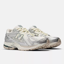 Carica l&#39;immagine nel visualizzatore di Gallery, NEW BALANCE M1906REE
