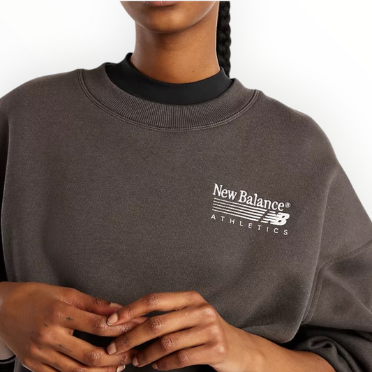 NEW BALANCE W’s TRACKSIDE CREWNECK