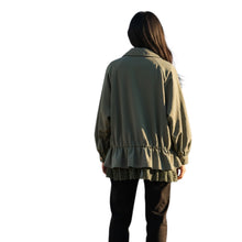 Carica l'immagine nel visualizzatore di Gallery, BOMBER CON PIZZO E TULLE
