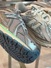Carica l&#39;immagine nel visualizzatore di Gallery, NEW BALANCE U1906RCR
